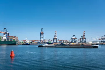 Crédence de cuisine en verre imprimé Rotterdam big container ships with cranes in the harbor of rotterdam netherlands