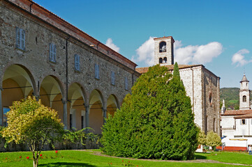 Fototapeta na wymiar Bobbio, l'Abbazia di San Colombano - Piacenza