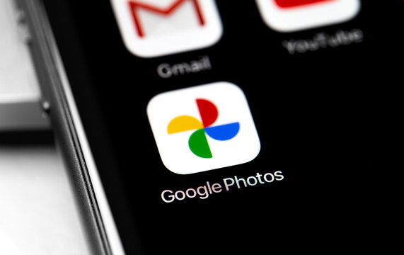 Google Photos app on the sceen smartphone. Google Photos - a service designed to store, edit, share photos and videos. Moscow, Russia - August 15, 2020