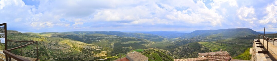 Obraz premium Ares del Maestrat, desde las inmensas alturas