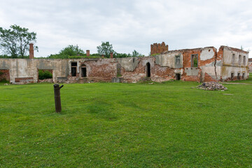 View of destroyed buildings in the estate of Priklonsky Rukavishnikov in the Nizhny Novgorod region