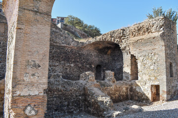 Fototapeta na wymiar Monasterio en ruinas en Toledo