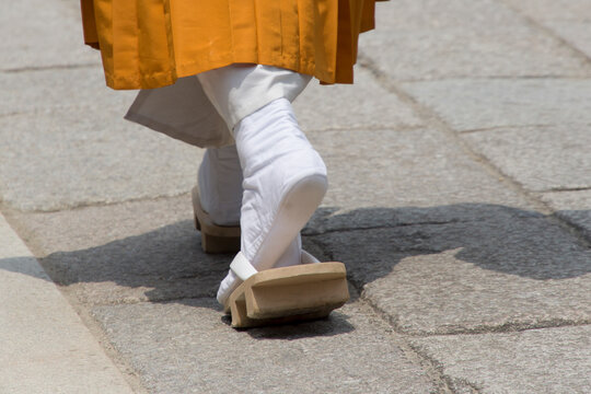 白足袋 Photos Royalty Free Images Graphics Vectors Videos Adobe Stock