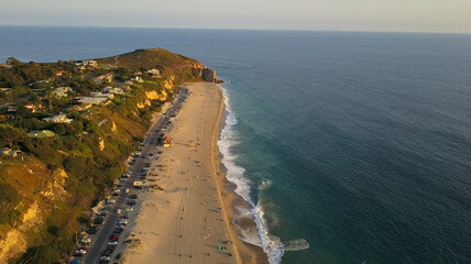 Obraz premium Malibu Beach Overlooking The Ocean at Sunset