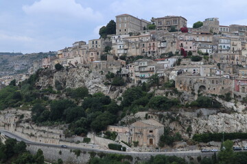 Fototapeta na wymiar Ragusa, arroccata sul monte