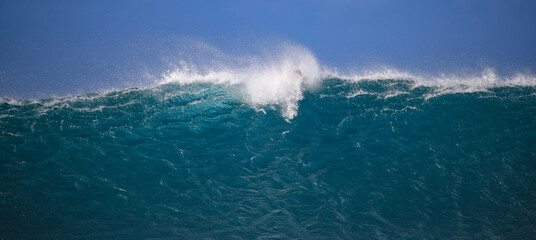 Waves  surfing Banzai Pipeline, North shore, Oahu, Hawaii