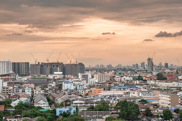 Obraz premium Cityscape of buildings crowded with industry construction in bangkok