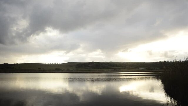 timelapse nuvole su stagno platamona