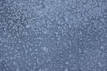 Beautiful ice pattern on a frozen ditch	
Verzonden