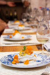 Meringue cake 
