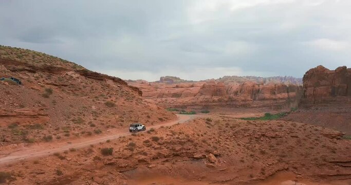 Off-roading Vehicle Driving in the Beautiful Deserts 