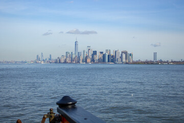 Fototapeta na wymiar New York City, New York/USA: New York Manhattan skyline in summer. View from ferry.