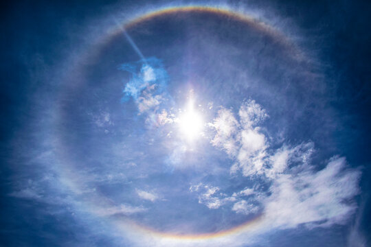 eclipse natural en el cielo 