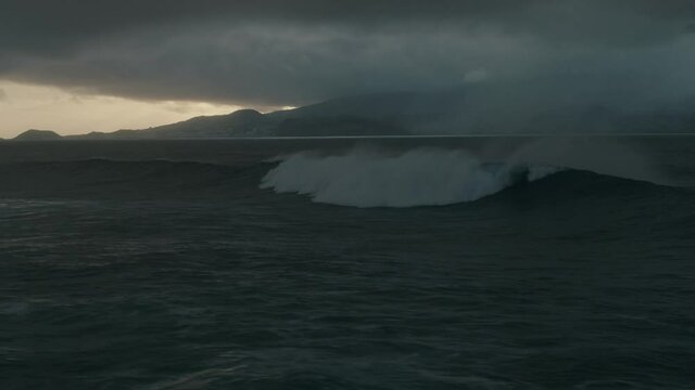Drone on waves 4K