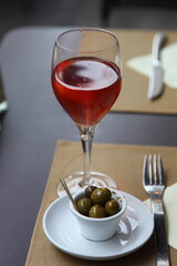食前酒とオリーヴ