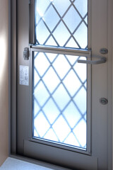 台所の勝手口のドア