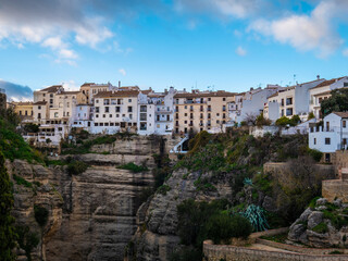 Fototapeta na wymiar houses on the cliff in the city of ronda