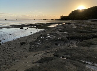 Sandstone_beach_sundown