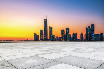 Obraz premium Road ground and modern architectural landscape skyline of Chinese city