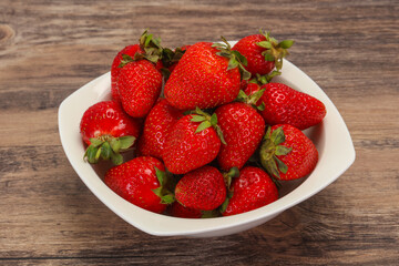 Sweet strawberry in the bowl