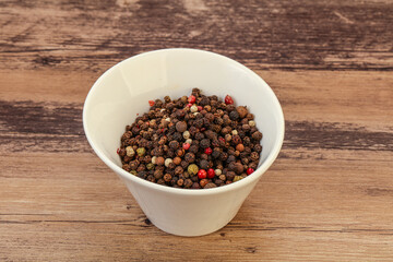 Peppercorn heap in the bowl