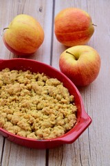 Apple cinnamon crumble dessert