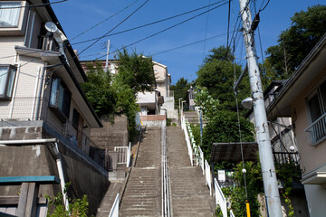 住宅街の急な階段