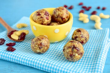 Cranberry Cashew Energy Balls. Healthy Vegan Snacks