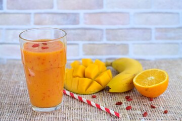 Mango Banana Orange Goji Berry Smoothie
