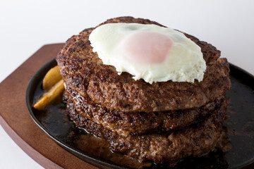 デカ盛りハンバーグ