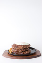 デカ盛りハンバーグ