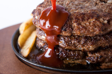 デカ盛りハンバーグ