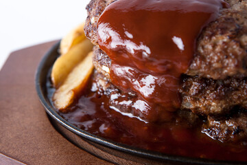 デカ盛りハンバーグ