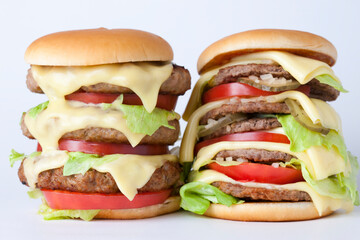 デカ盛りハンバーガー