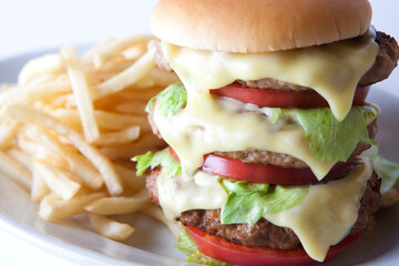 デカ盛りハンバーガー