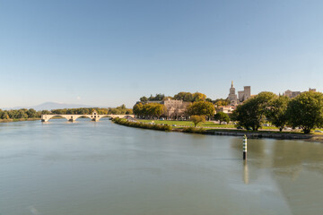 Fototapeta na wymiar Pont d'Avignon On y danse, on y danse