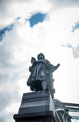 Columbus als Statue in der Speicherstadt in Hamburg