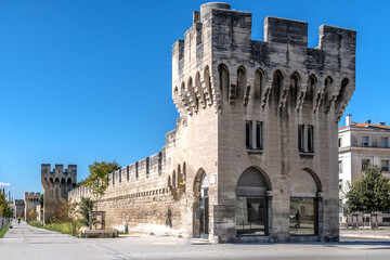 Vestiges et remparts d'Avignon en Provence