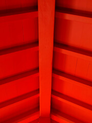 朱塗りの木造建築