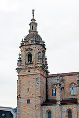 Fototapeta na wymiar Church in the old town of Bilbao