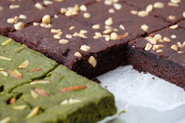 Dessert, green tea cake and brownie cake For snacking or with coffee	
