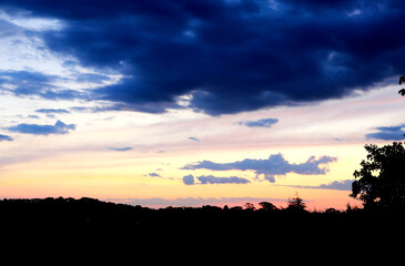 Obraz premium Vibrant Yellow Sky, Sunset photography, Landscape southern Highlands NSW Australia