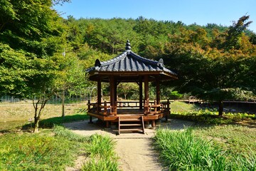 Naklejka premium Architecture in the center of the park