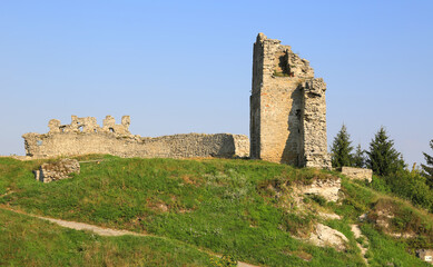 Fototapeta na wymiar Ruin of old stone fortress