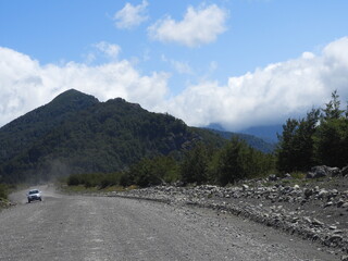 camino de ripio montañoso
