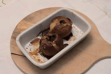 Melannurca, Italian apples to cook in the oven with chocolate and nuts.
