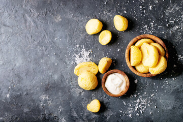 Fried potatoes served with tartar sauce