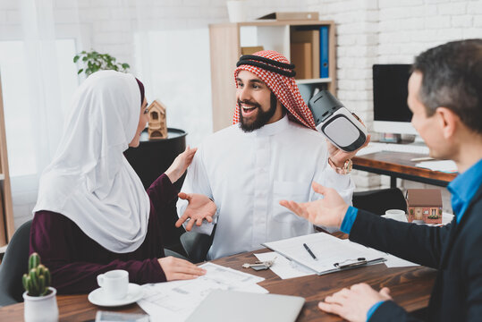 Arab took off virtual glasses and smiles.