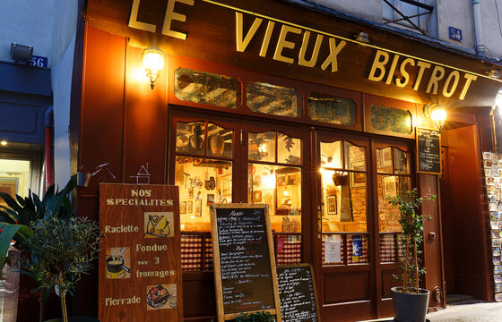 Le vieux bistro is lovely little restaurant located on Rue Mouffetard in Paris, France.