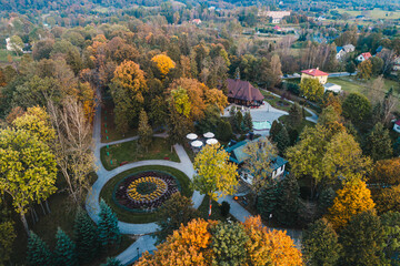 Wysowa Zdrój, park, z lotu ptaka, jesień